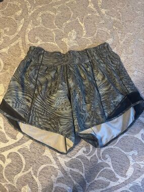 lululemon athletica Black and Gray Patterned Running Shorts